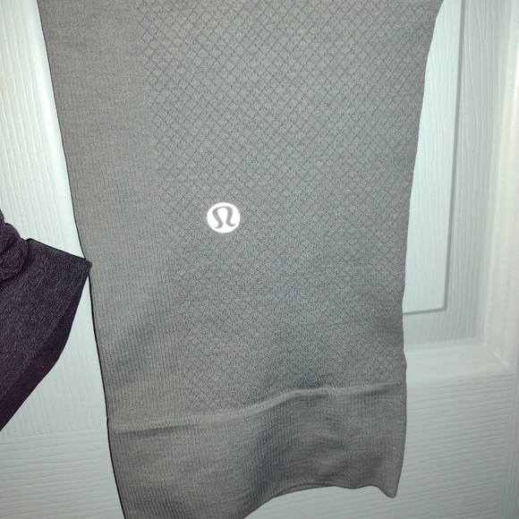 Lululemon bottoms - Picture 3 of 3